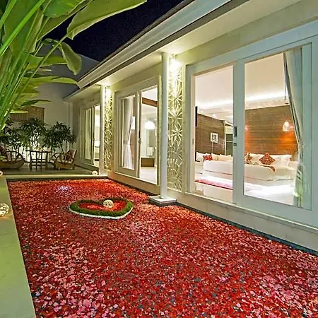 Great 1Br Private Pool Villa In Center Seminyak